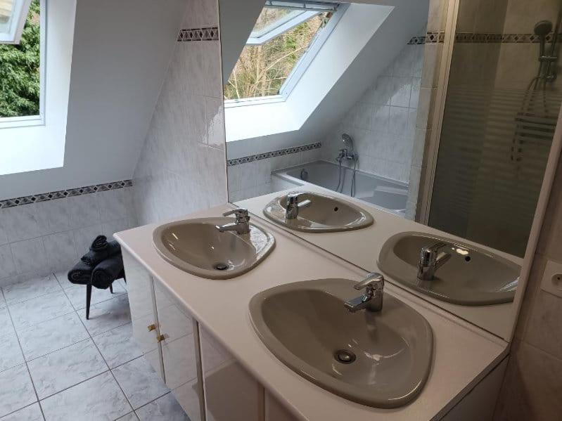 La Fontaine Aux Enfants - Gr5 - Chambre Avec Sdb Privee Abreschviller Exteriör bild